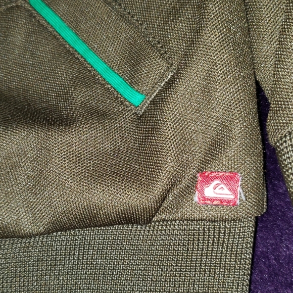 Boy's QuickSilver zip up jacket - Picture 2 of 6